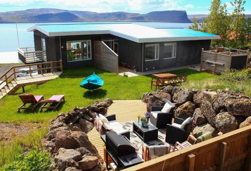 تختخواب و صبحانه Guesthouse Stekkaból