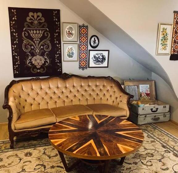 تختخواب و صبحانه Guesthouse Stekkaból