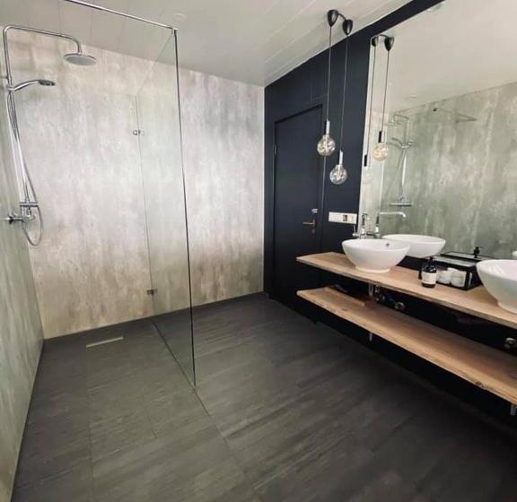 تختخواب و صبحانه Guesthouse Stekkaból