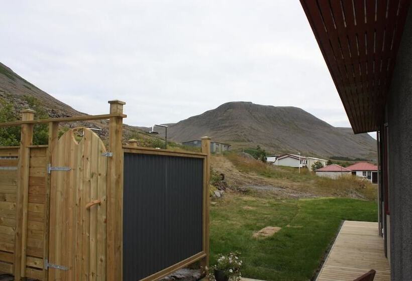 تختخواب و صبحانه Guesthouse Stekkaból