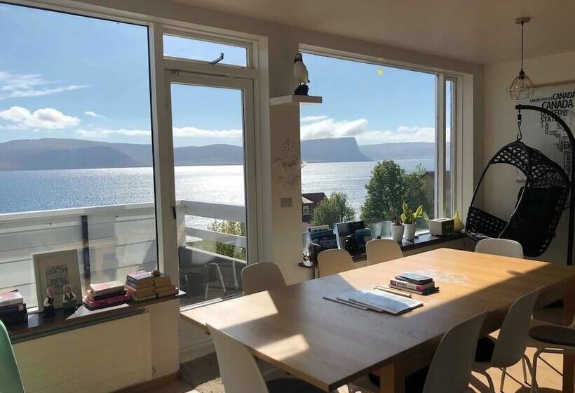 تختخواب و صبحانه Guesthouse Stekkaból
