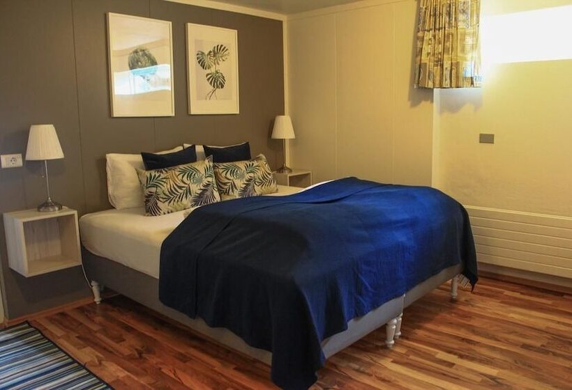 تختخواب و صبحانه Guesthouse Stekkaból