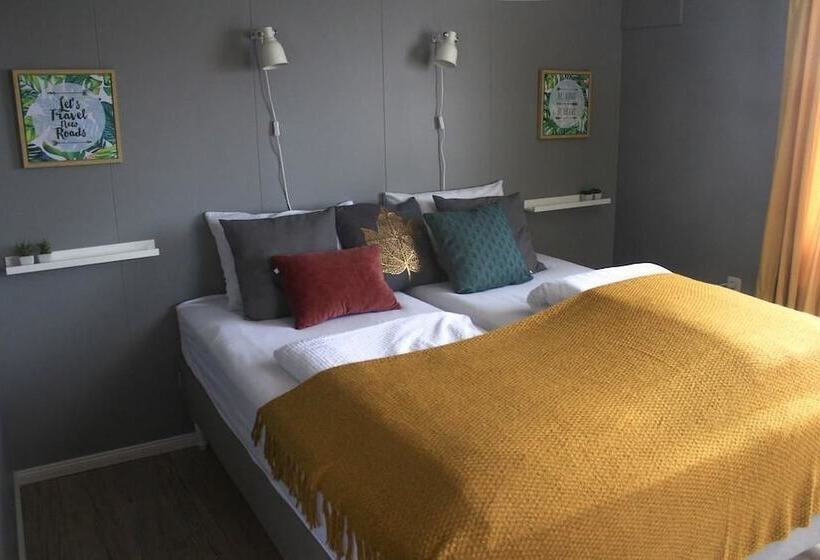 تختخواب و صبحانه Guesthouse Stekkaból