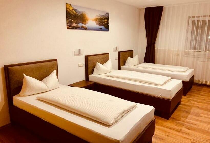 Bed and Breakfast Pension Leona