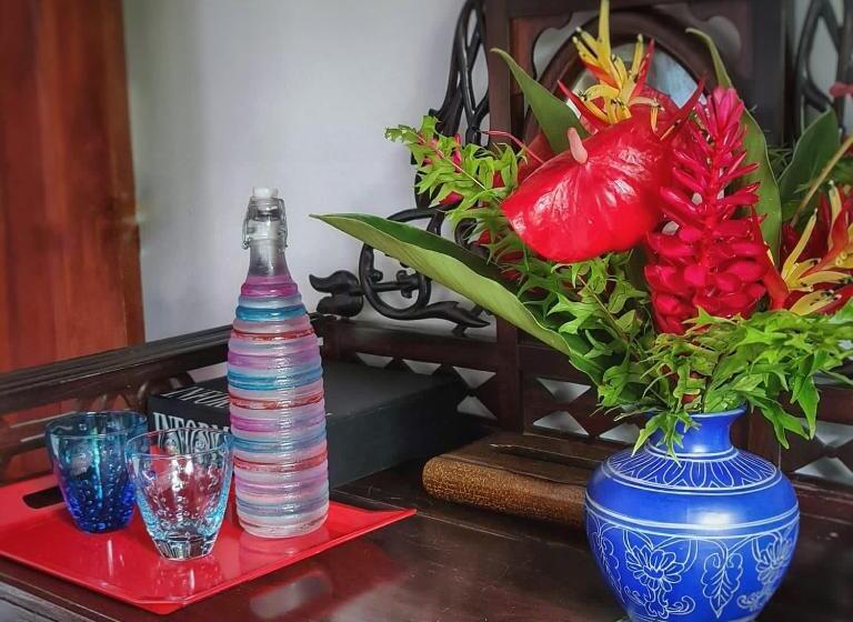 تختخواب و صبحانه Sri Mathie Historic Estate