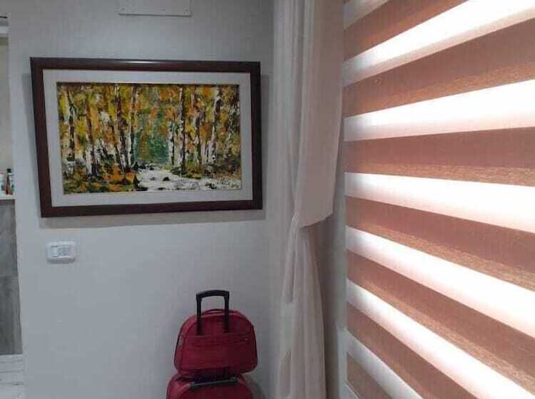 تختخواب و صبحانه The Chedy Home