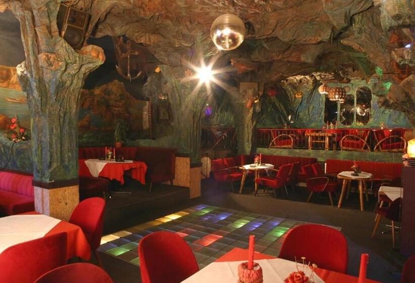 هتل Blaue Grotte & Franken