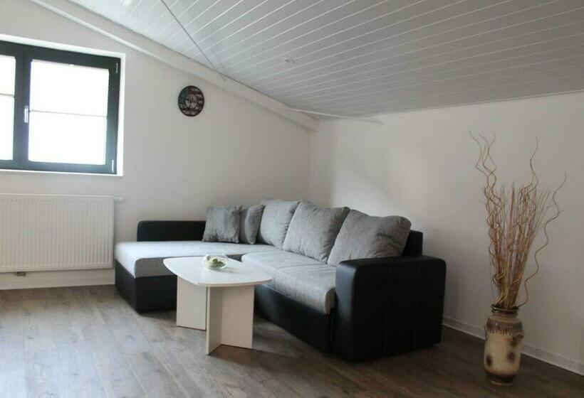 هتل Ferienwohnung Tjaddehof, 45226