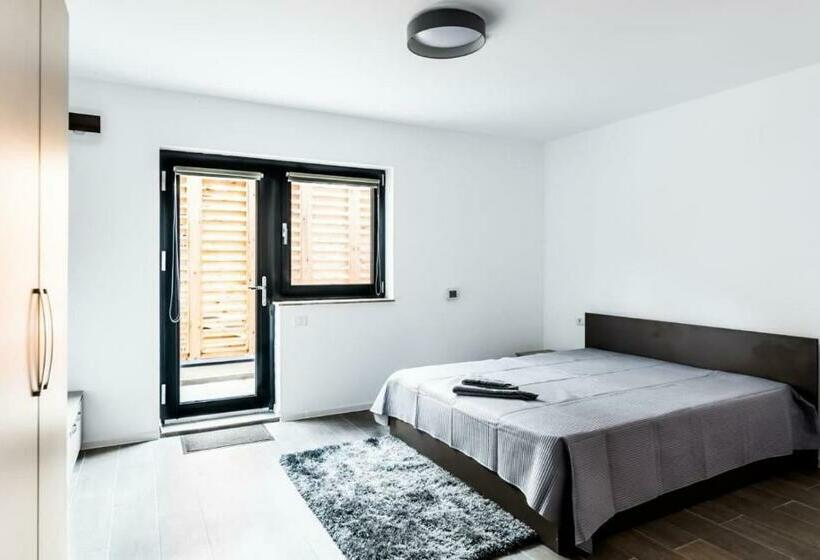펜션 Forest M,constanta