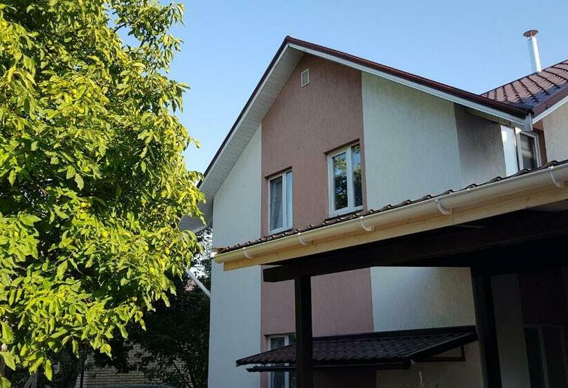 پانسیون Goratwins Guest House Near Boryspil Airport