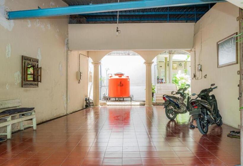 Пансион Reddoorz Near Gajahmungkur Semarang