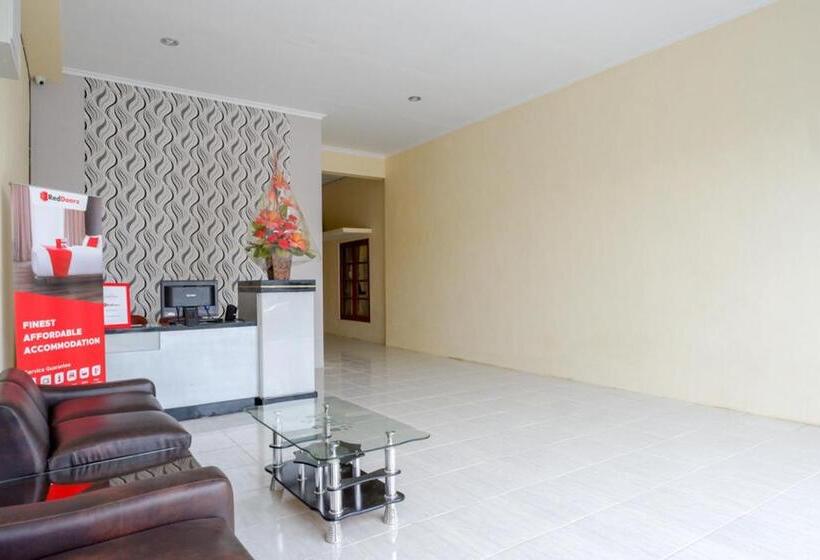 بنسيون Reddoorz Near Graha Saba Buana Solo