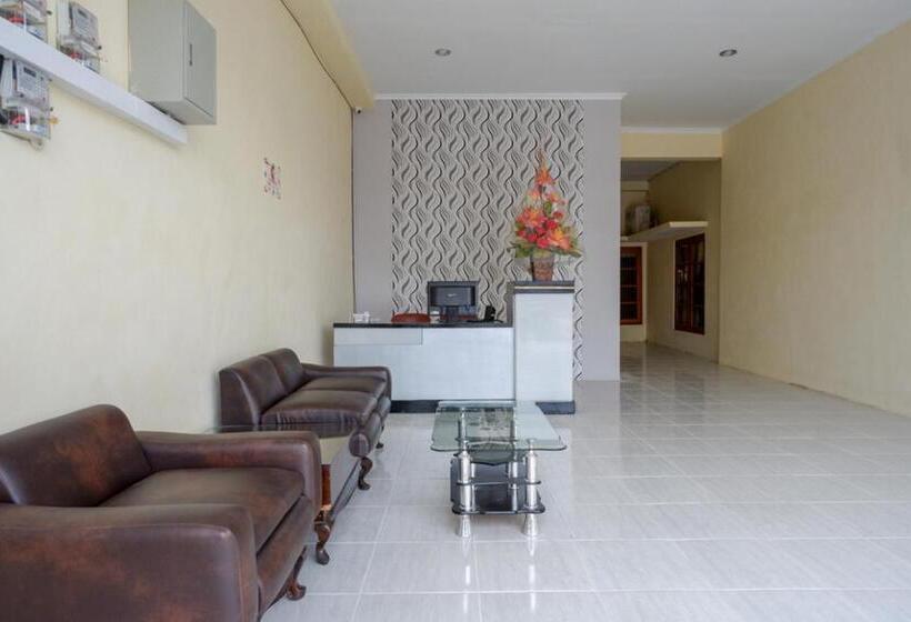 بنسيون Reddoorz Near Graha Saba Buana Solo