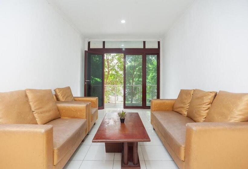 פנסיון Reddoorz Syariah Near Grand Galaxy Park