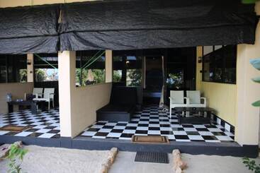 Aqua Hotel Fernando S Bar