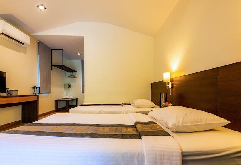 בית מלון כפרי Baan Klang Aow Beach Resort
