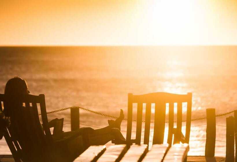 هتل Miramar Surfcamp