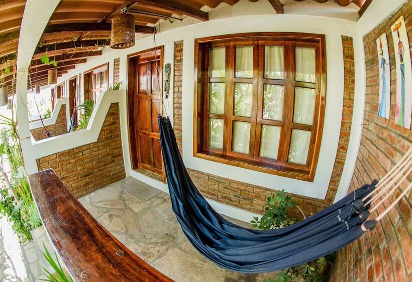 هتل Miramar Surfcamp