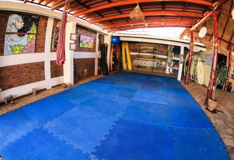 هتل Miramar Surfcamp