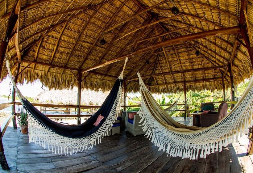 هتل Miramar Surfcamp