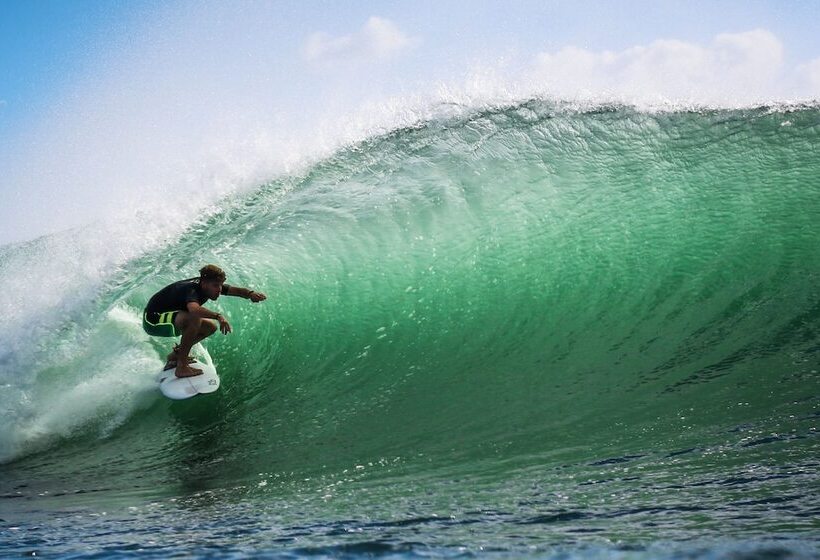 هتل Miramar Surfcamp