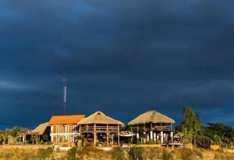 هتل Miramar Surfcamp