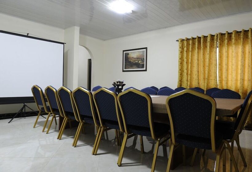 فندق Mount Pleasant Inns & Apartment