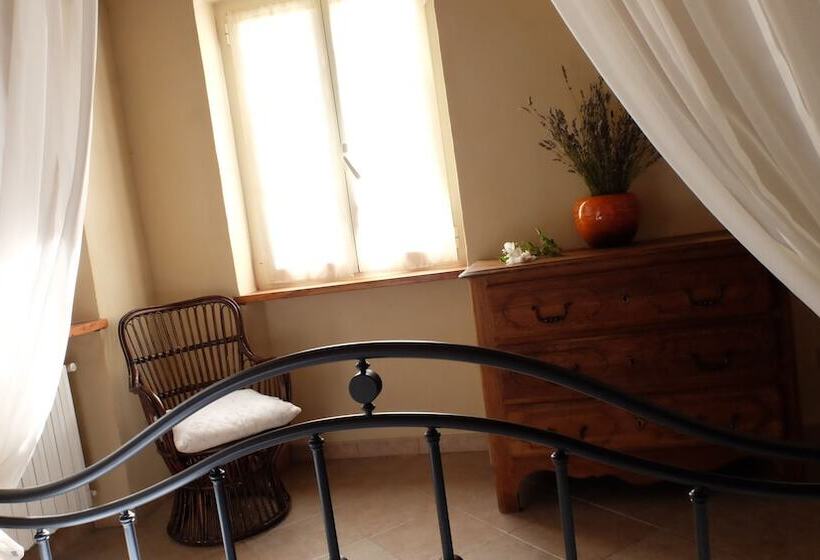 فندق ريفى Agriturismo Il Roccolo