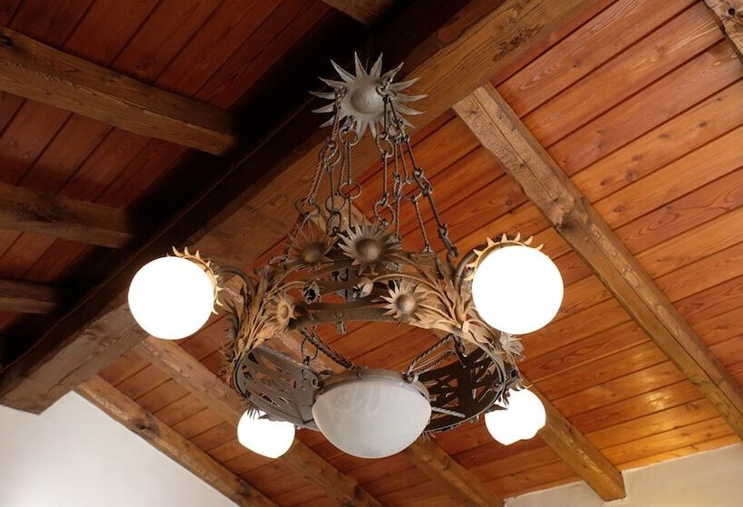 فندق ريفى Agriturismo Il Roccolo