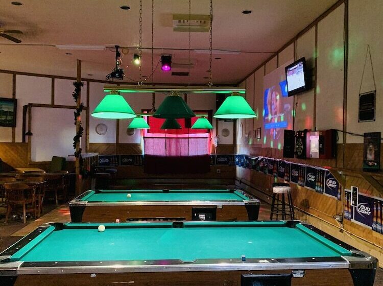 هتل Sheridan Lawrence Inn