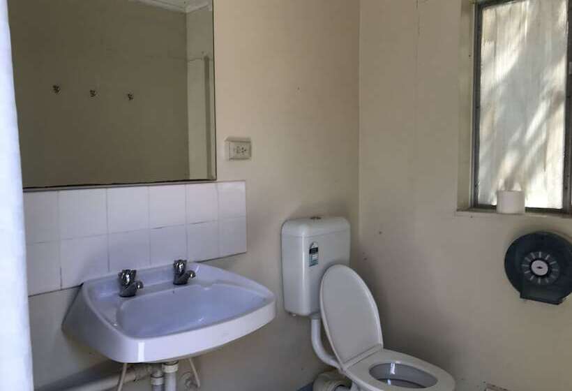 호텔 The Waterwheel Beach Cabins Caravan Park