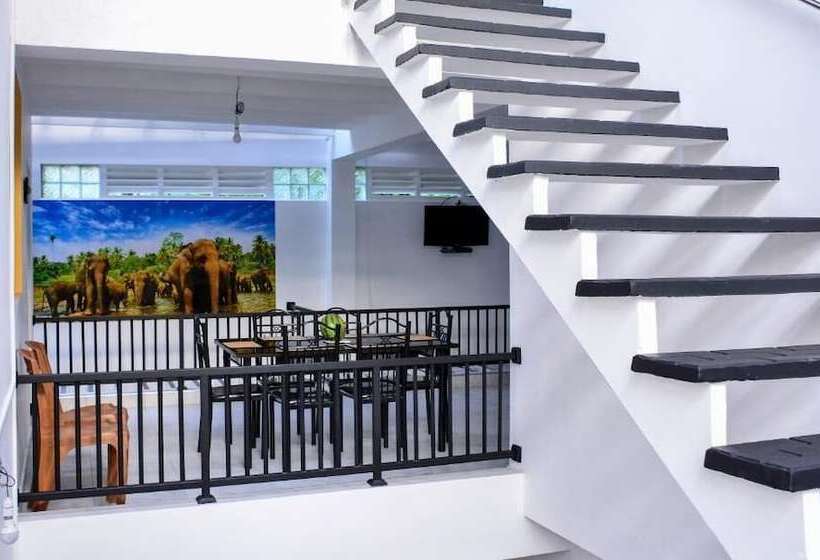 פנסיון Ceylon Saradiel Home Stay