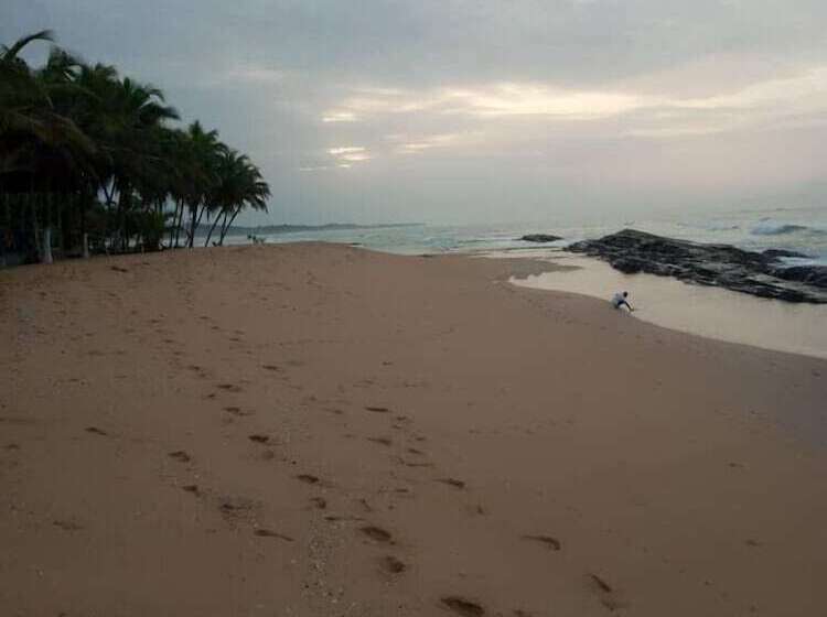 Отель Alberta's Palace Beach Resort