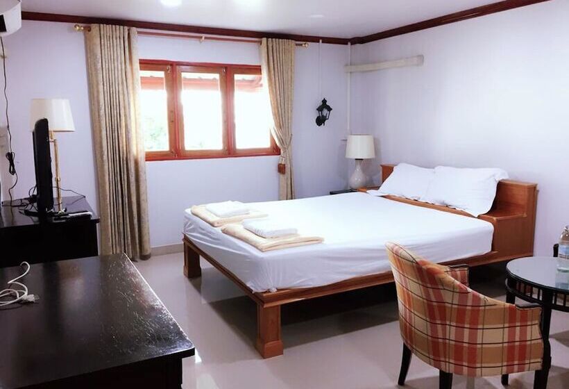 بنسيون The Train Guesthouse