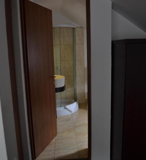 پانسیون Chic City Rooms