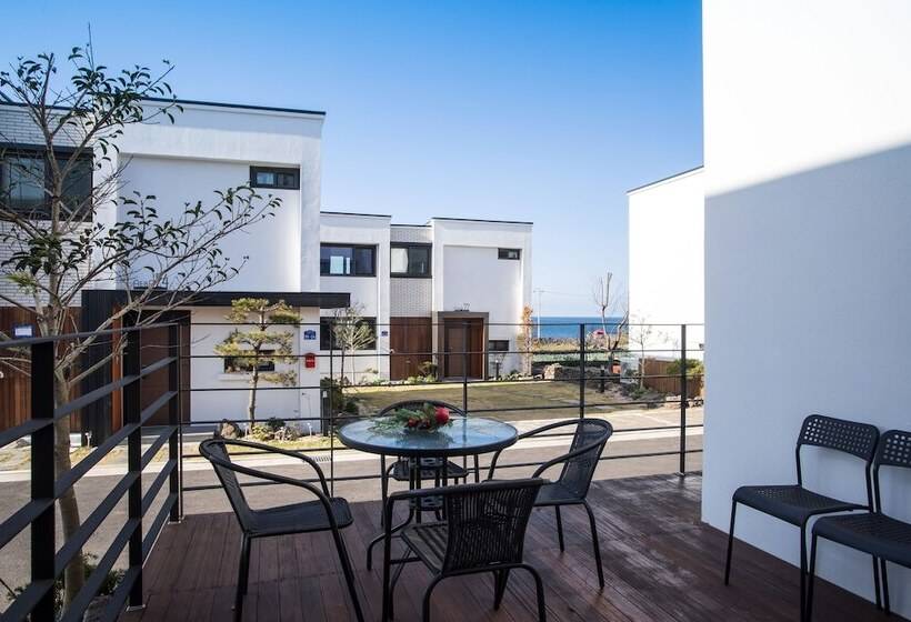 酒店 Aewol Bada Town House