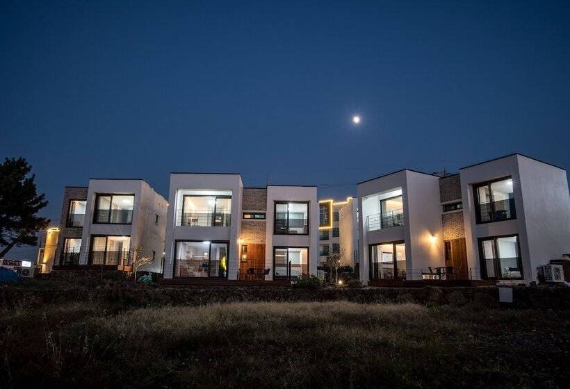 酒店 Aewol Bada Town House