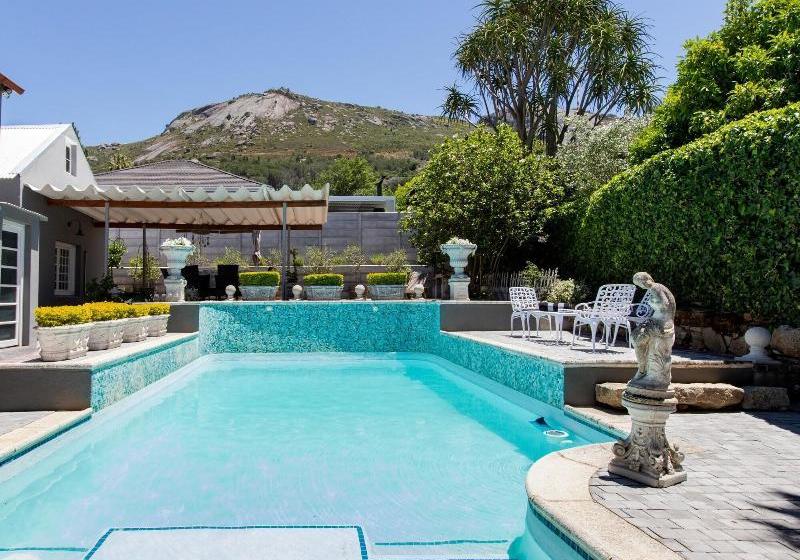 Отель Domaine Du Cap Guest House