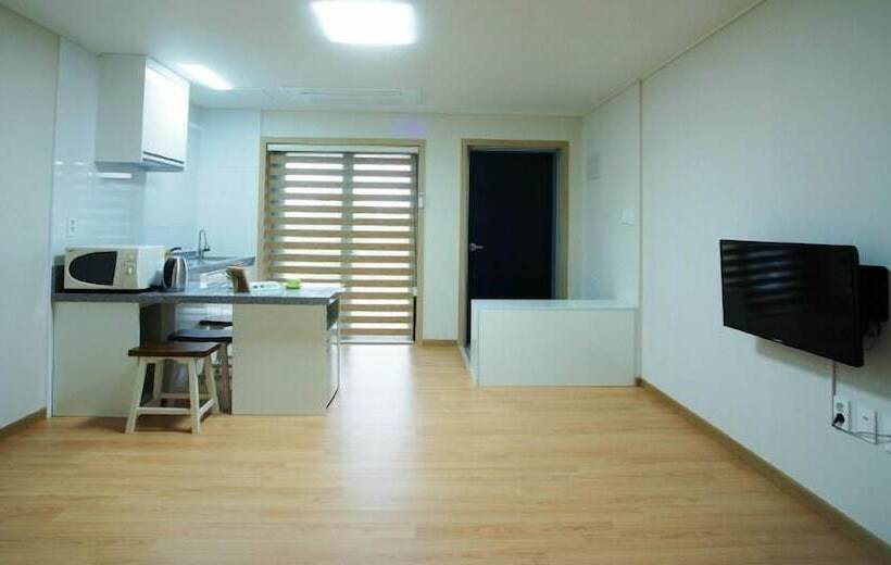 Hotel Gotjawal Geomun Oreum Pension