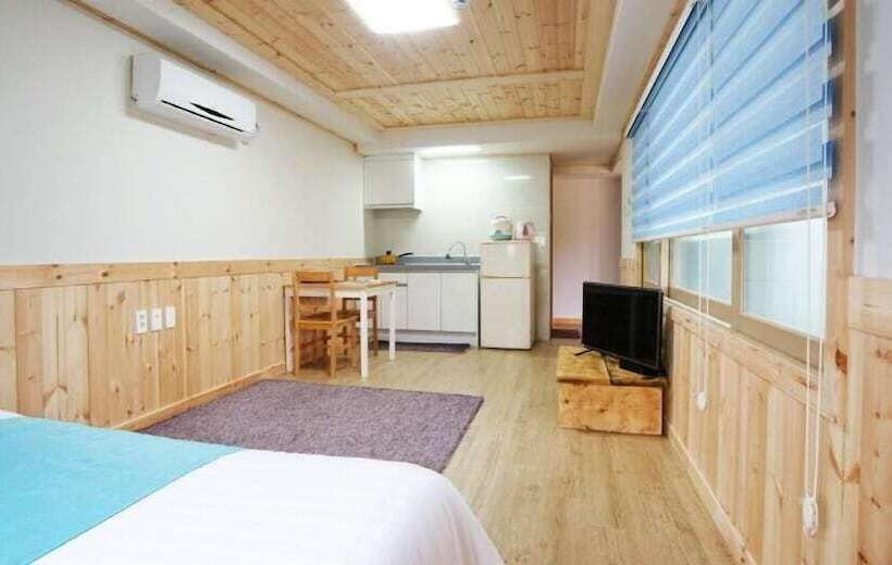Hotel Gotjawal Geomun Oreum Pension