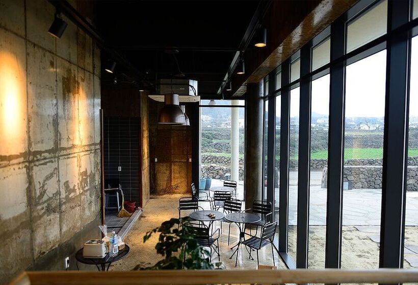 בית מלון כפרי Jeju Clair De Lune Pension