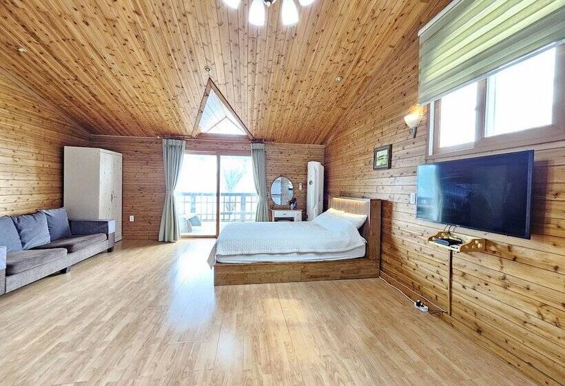 هتل Longbeach Pension