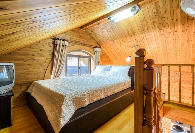 هتل Longbeach Pension