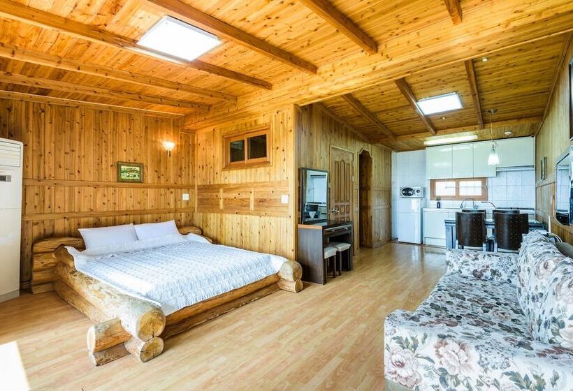 هتل Longbeach Pension