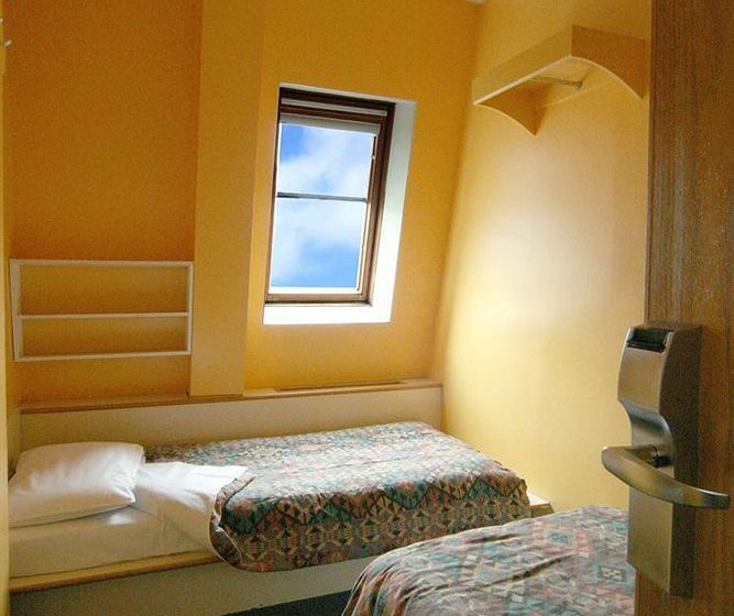 Avalon House Hostel