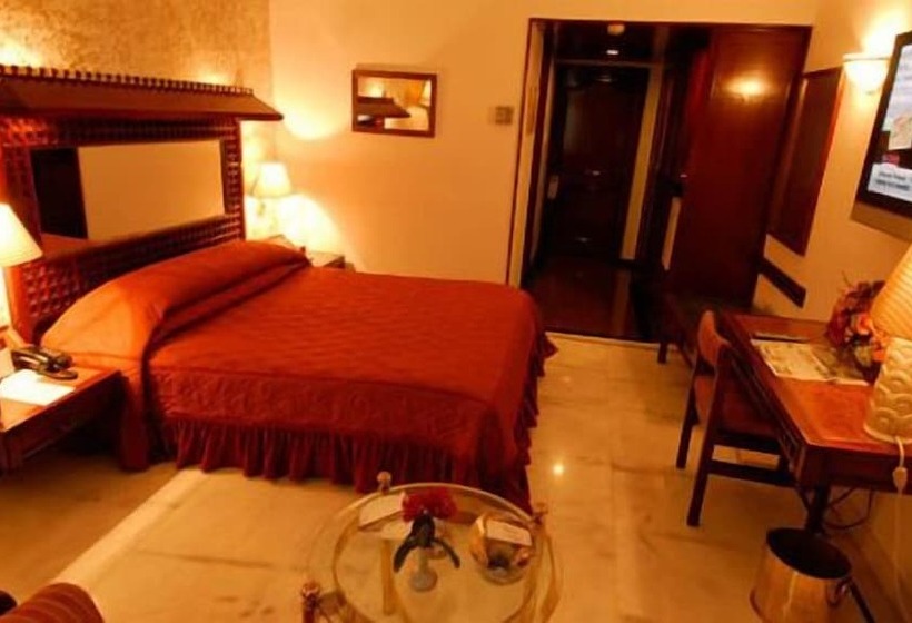 هتل Ashok Country Resort