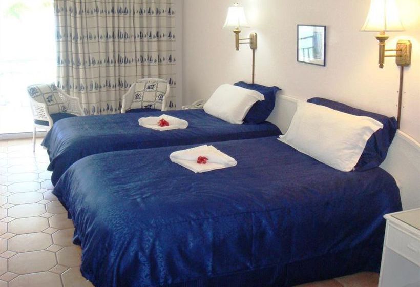 هتل Captain Oliver's Resort & Marina