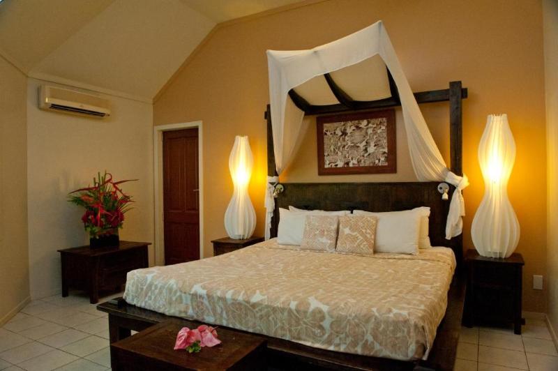 هتل Crown Beach Resort & Spa