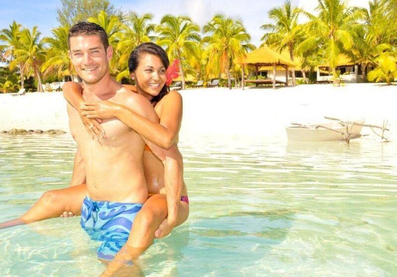 هتل Crown Beach Resort & Spa