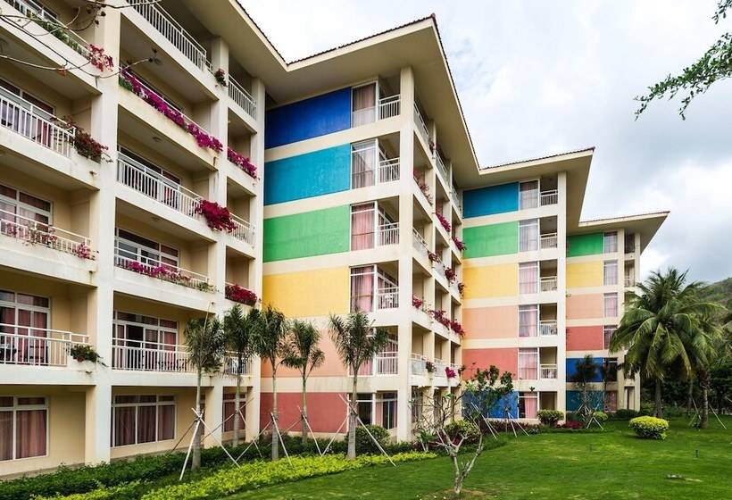هتل Golden Palm Resort
